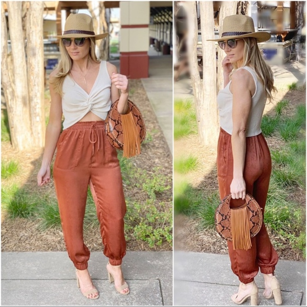 ❤️LAST ONE! Waffle Knit Twist Front Cropped Top - Picture 3 of 6